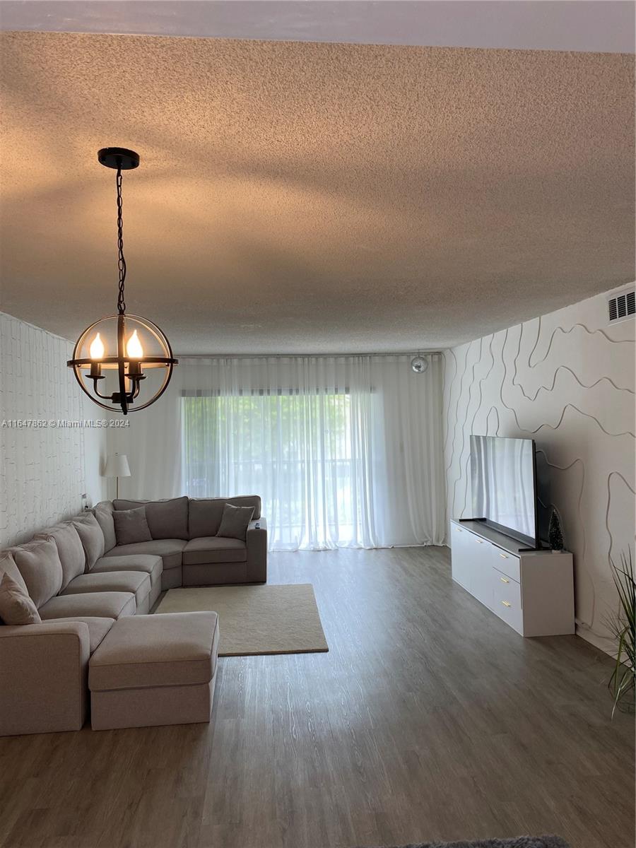 2960 Riverside Dr # 2 Unit: 220-2