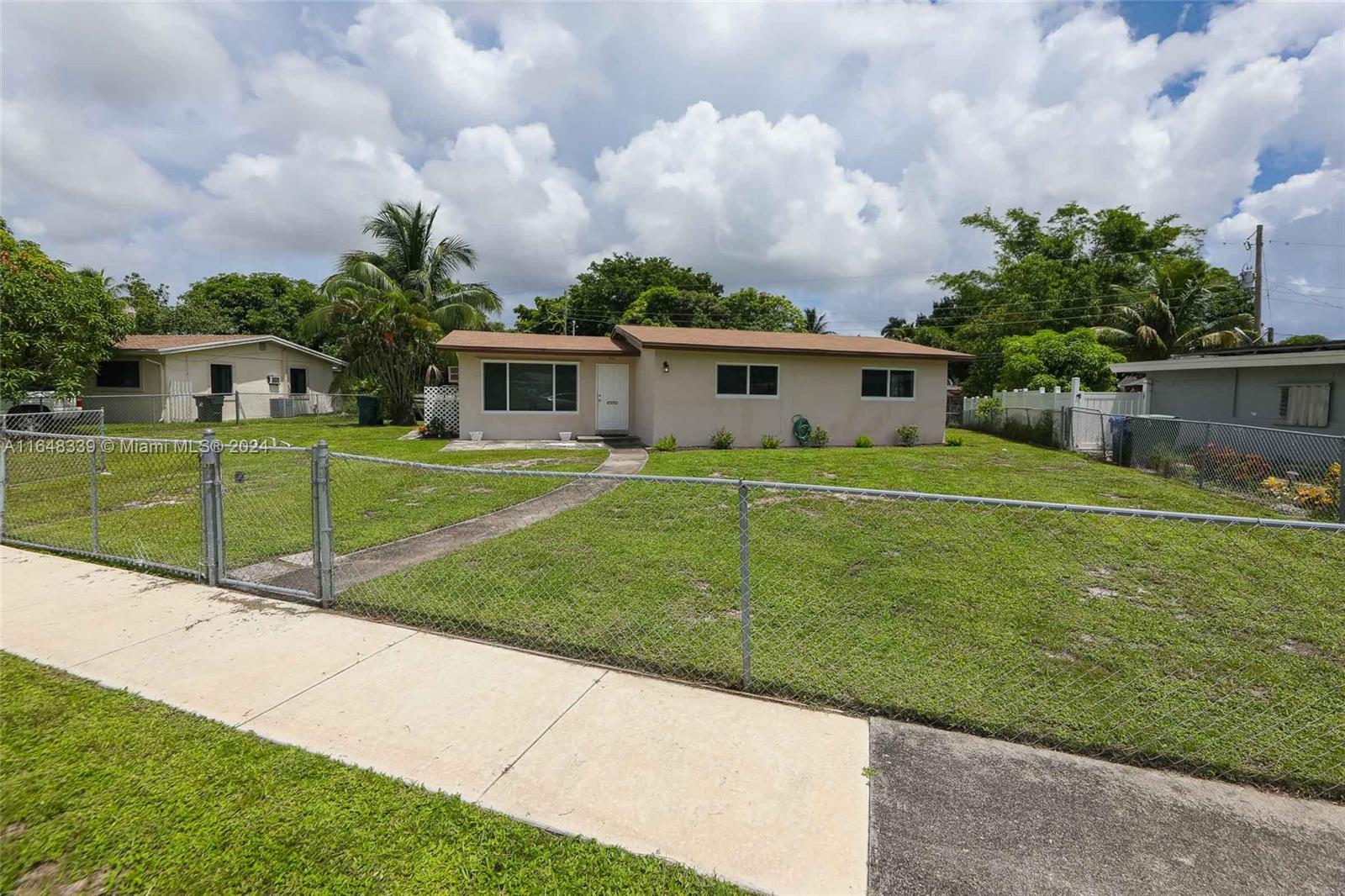 1524 NW 12th Ter