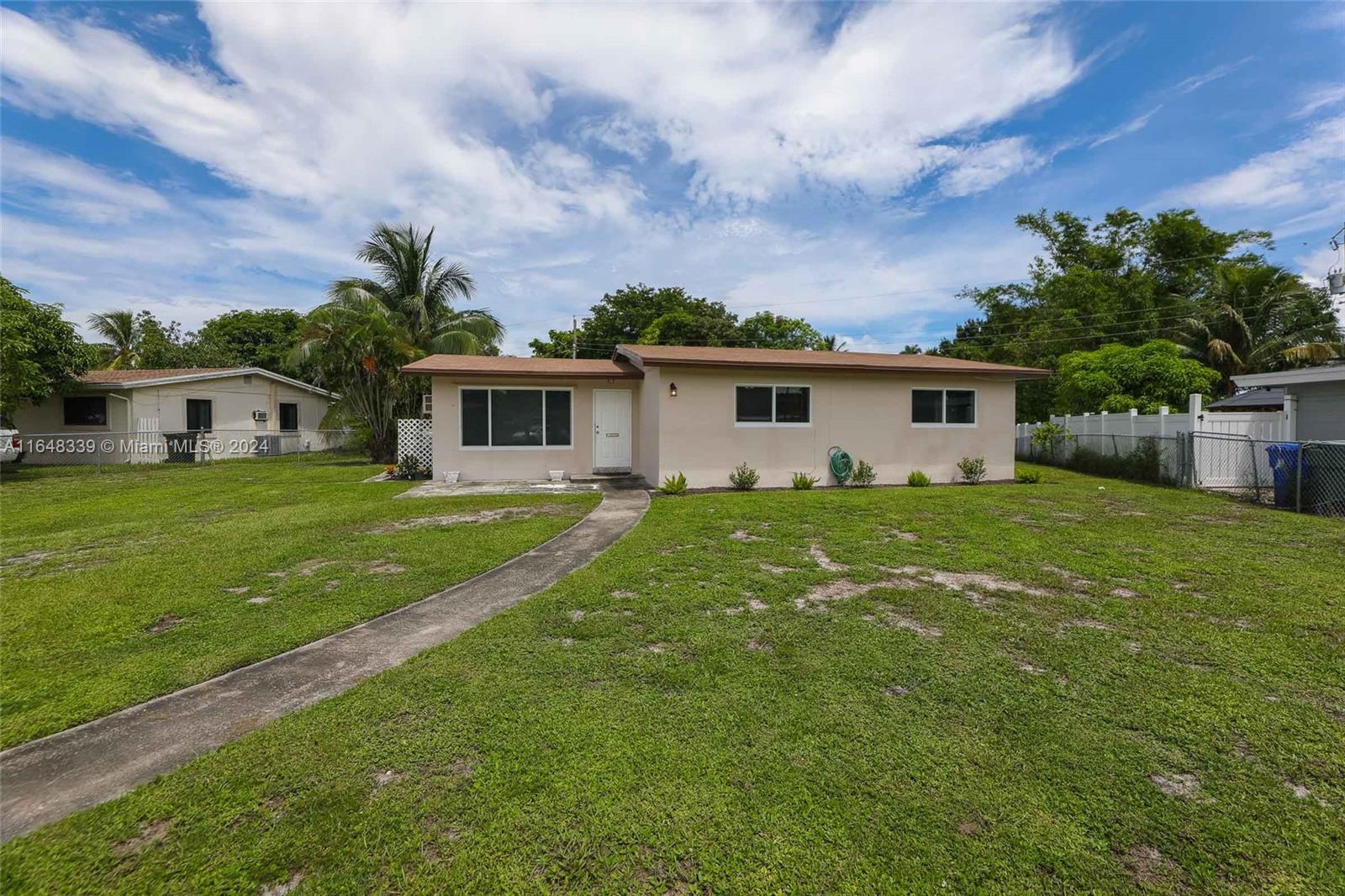 1524 NW 12th Ter