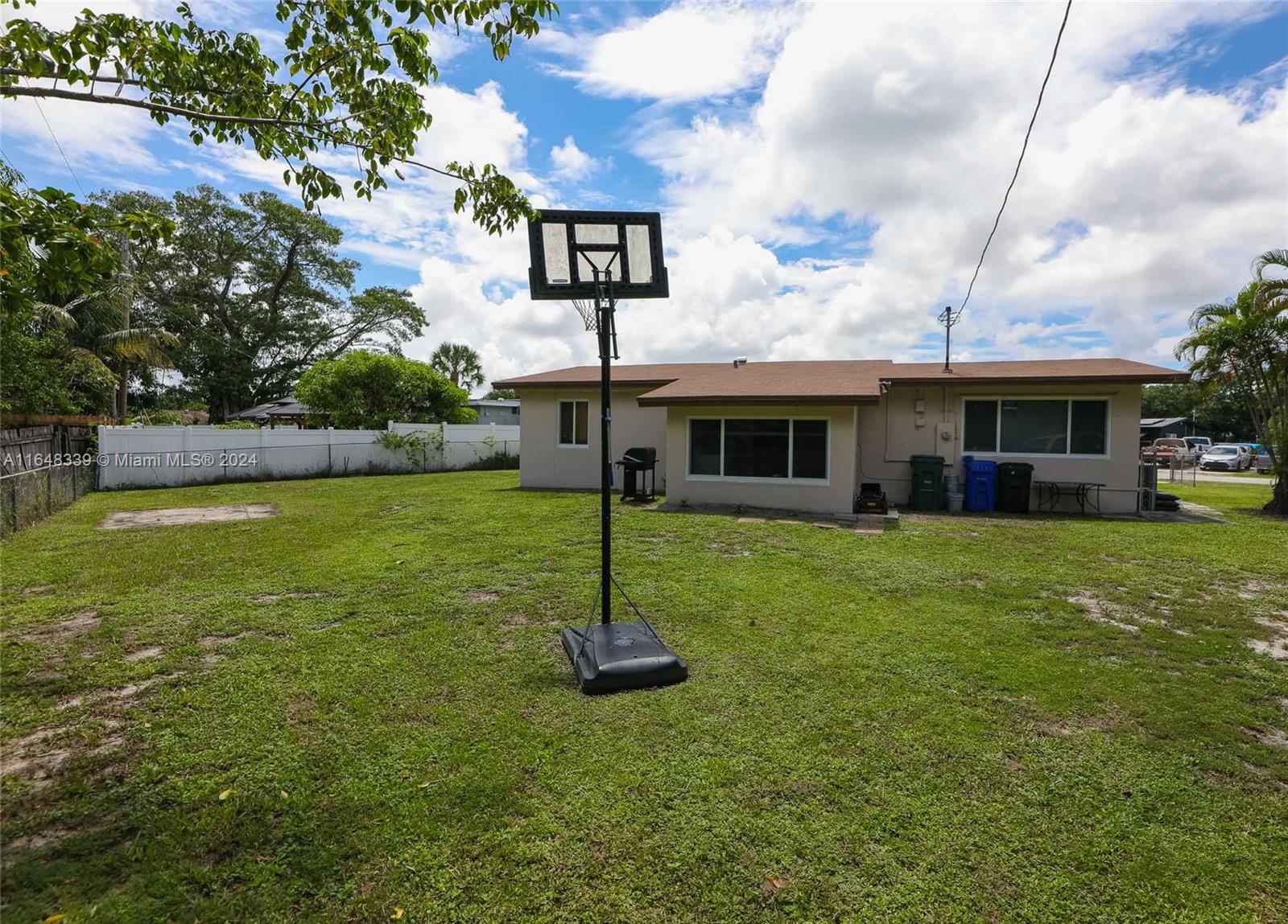 1524 NW 12th Ter