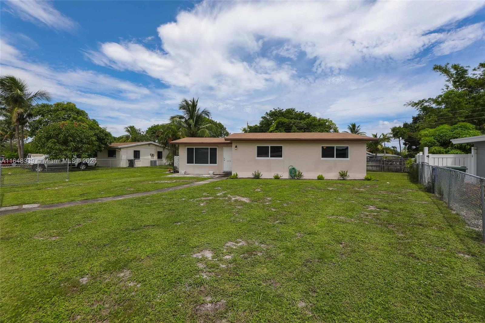 1524 NW 12th Ter
