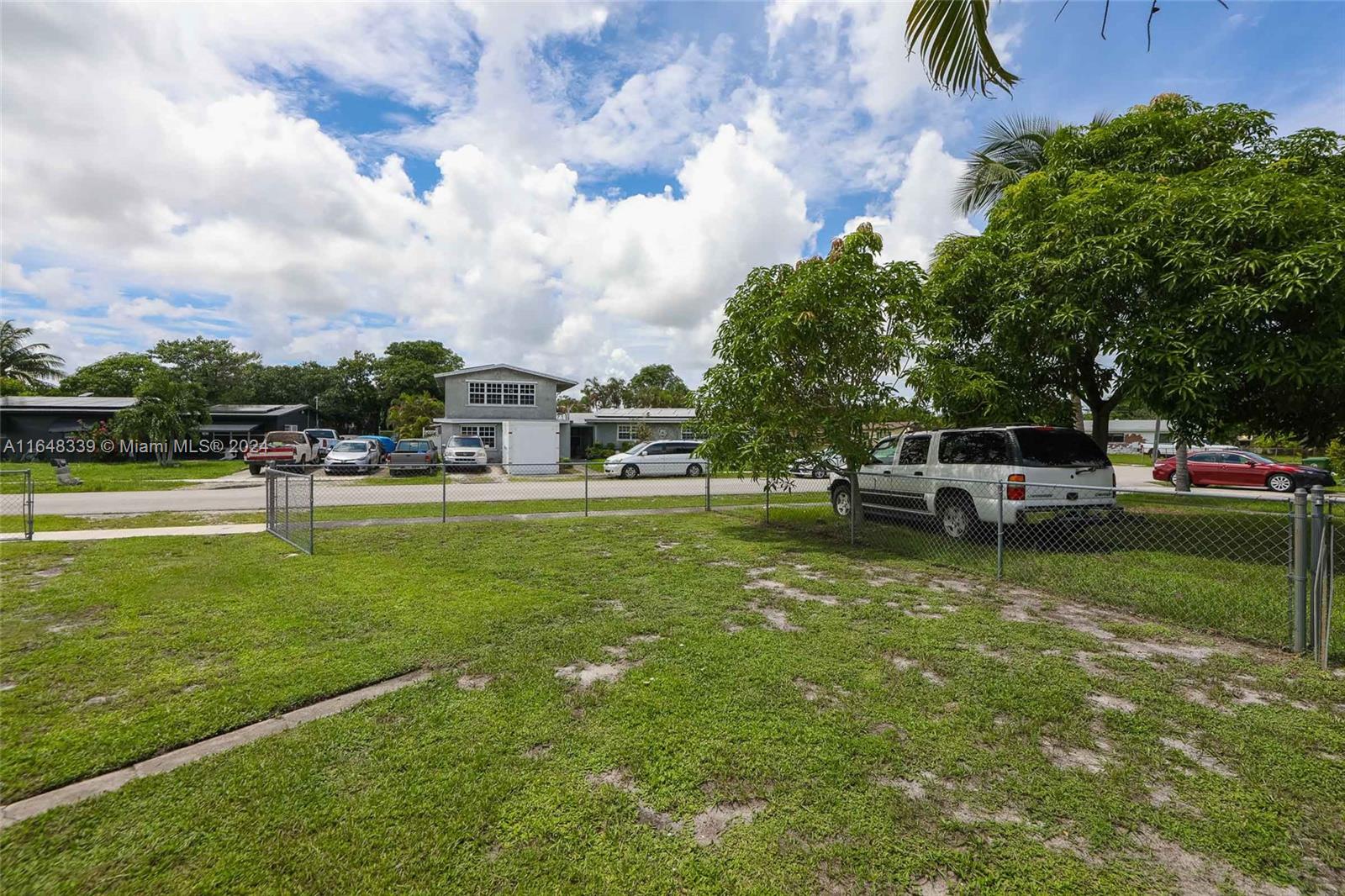 1524 NW 12th Ter