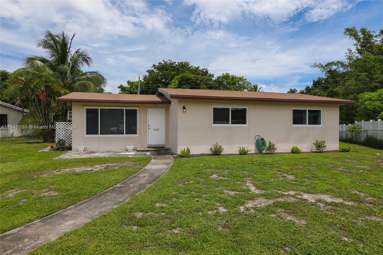 1524 NW 12th Ter