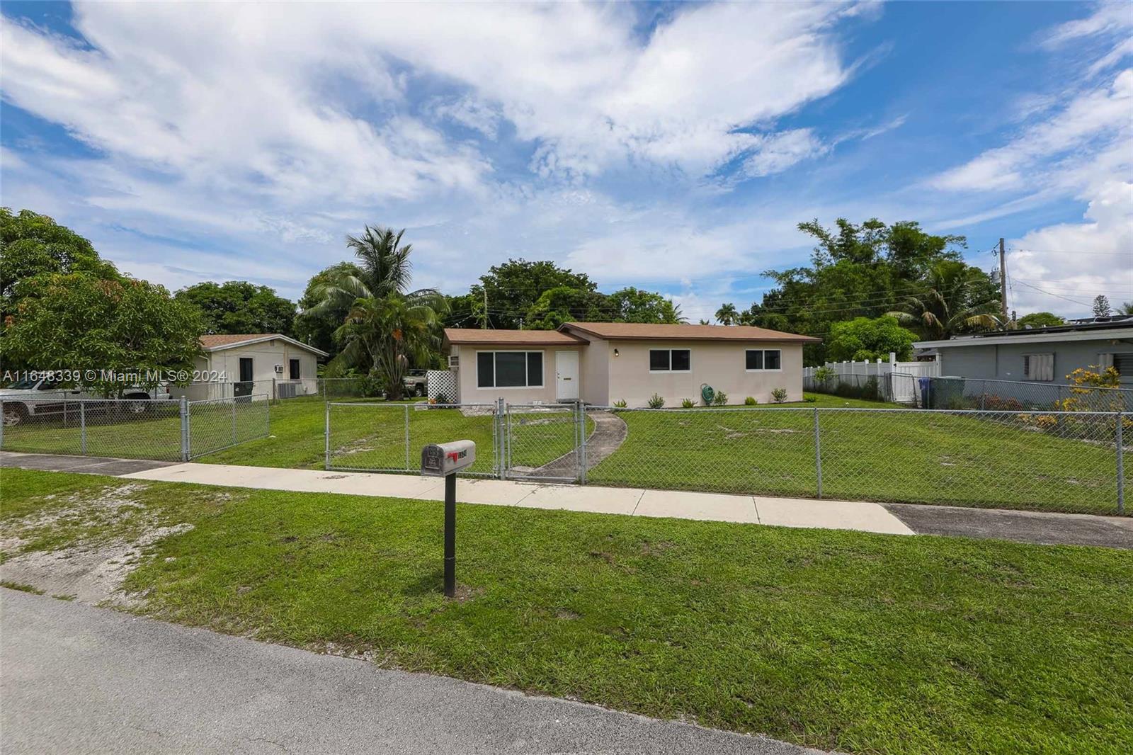 1524 NW 12th Ter