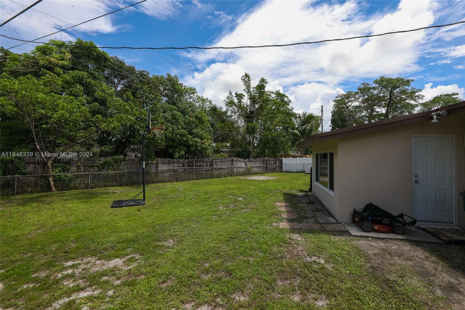 1524 NW 12th Ter