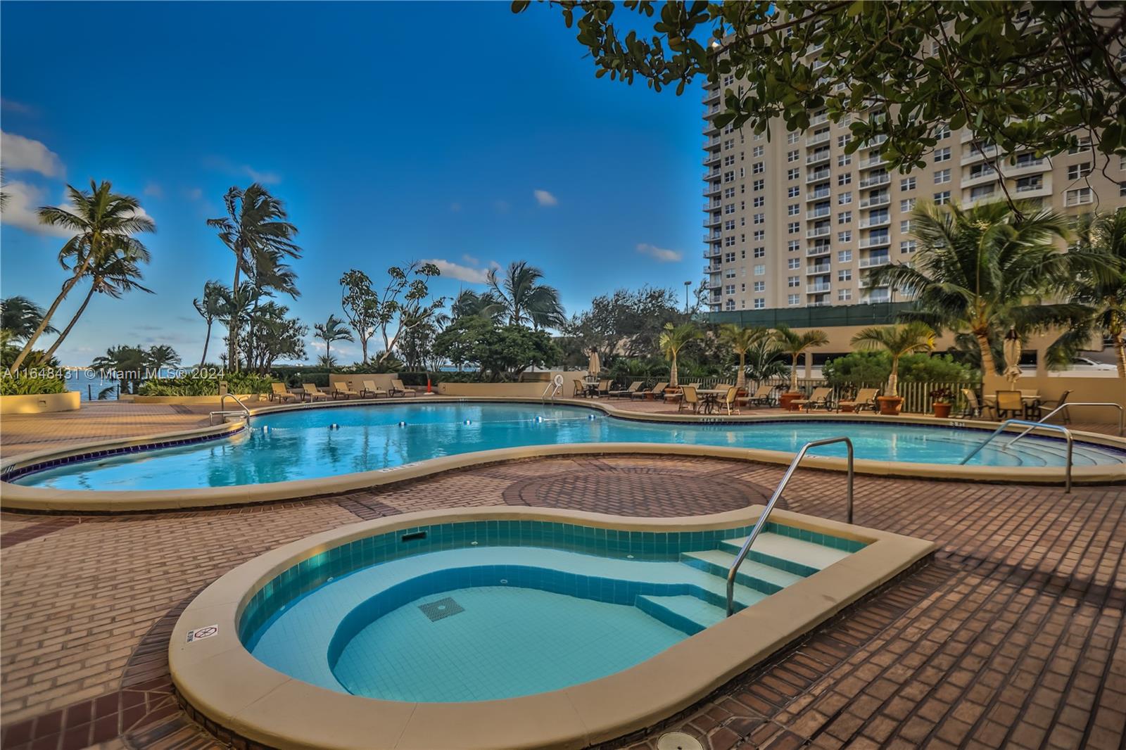 520 Brickell Key Dr # A1617