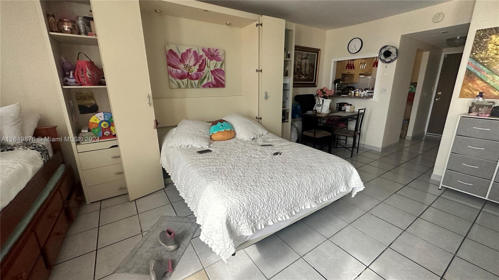 2899 Collins Ave # 534