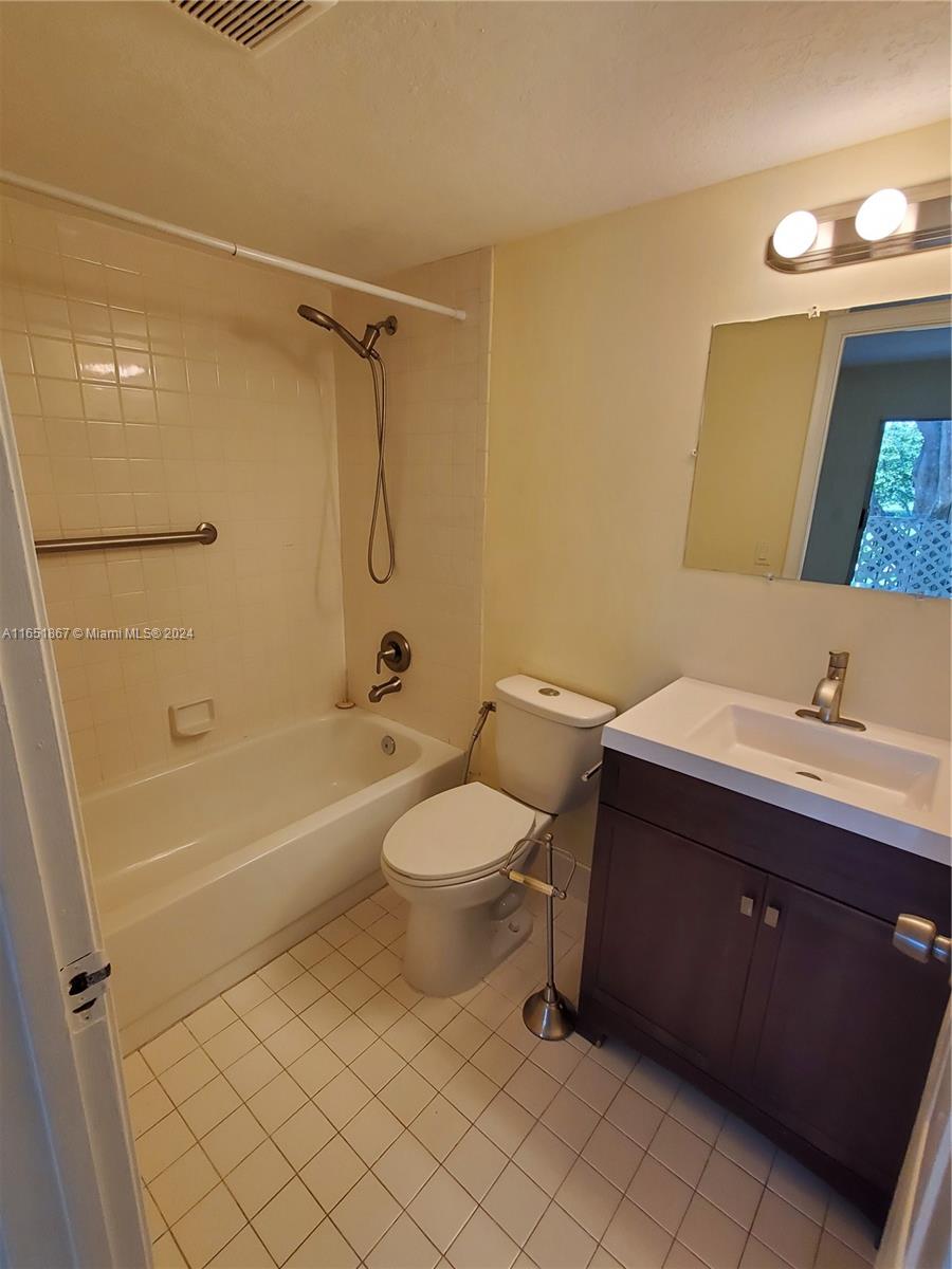 251 SW 132nd Way # 208H