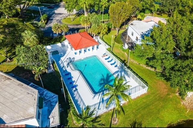 437 NW 36th Ave