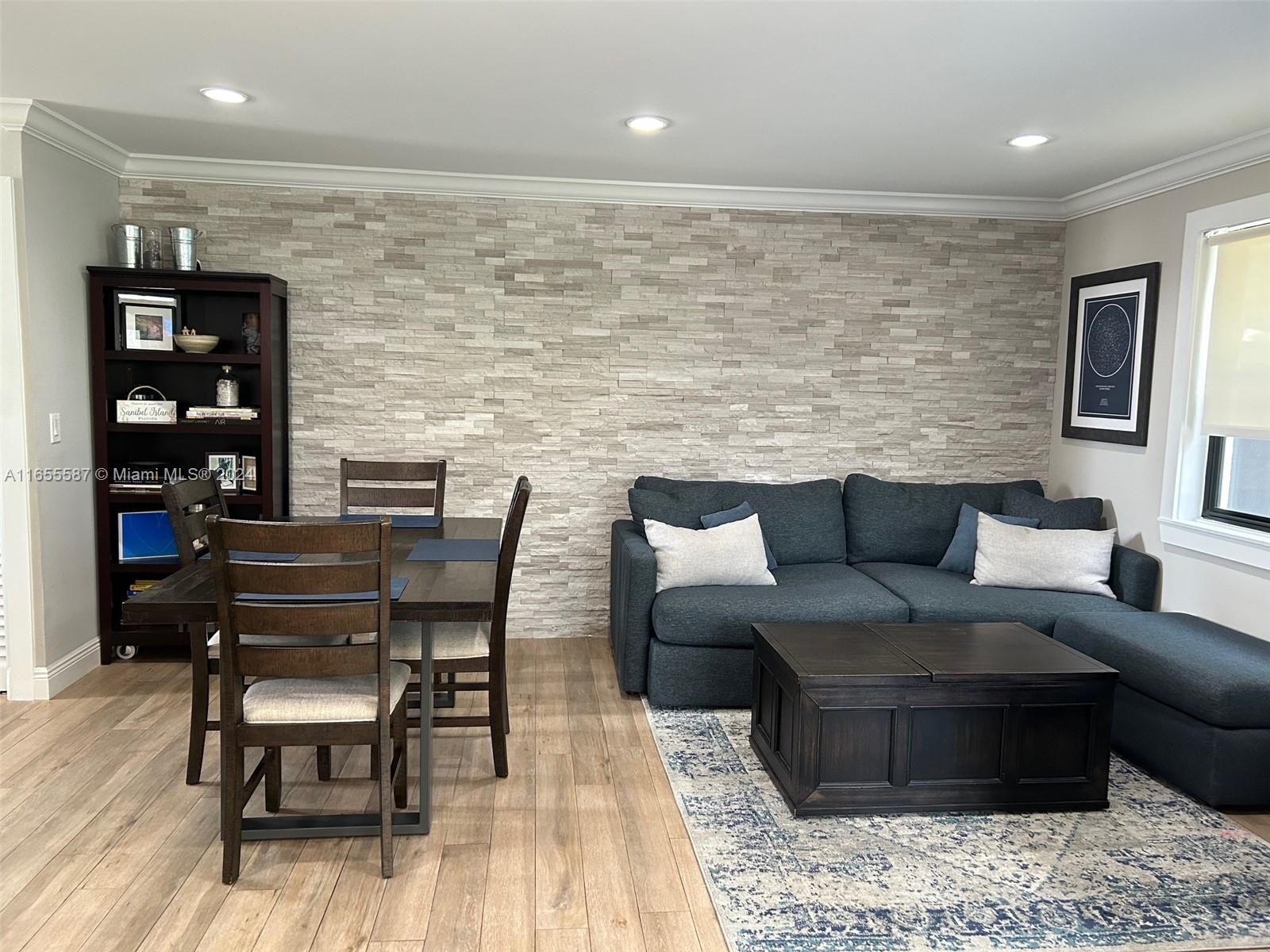 437 NW 36th Ave