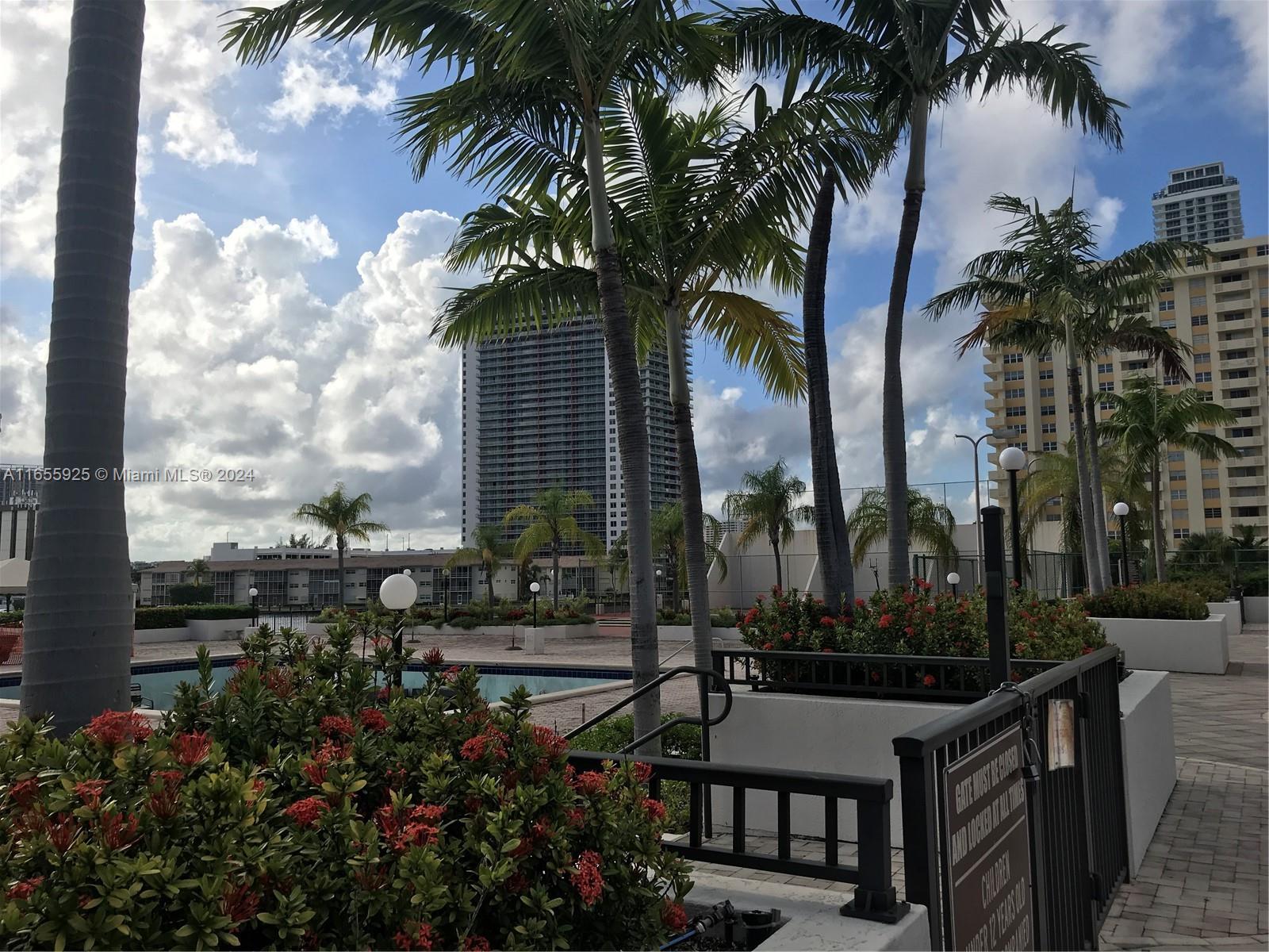 1865 S Ocean Dr # 17L