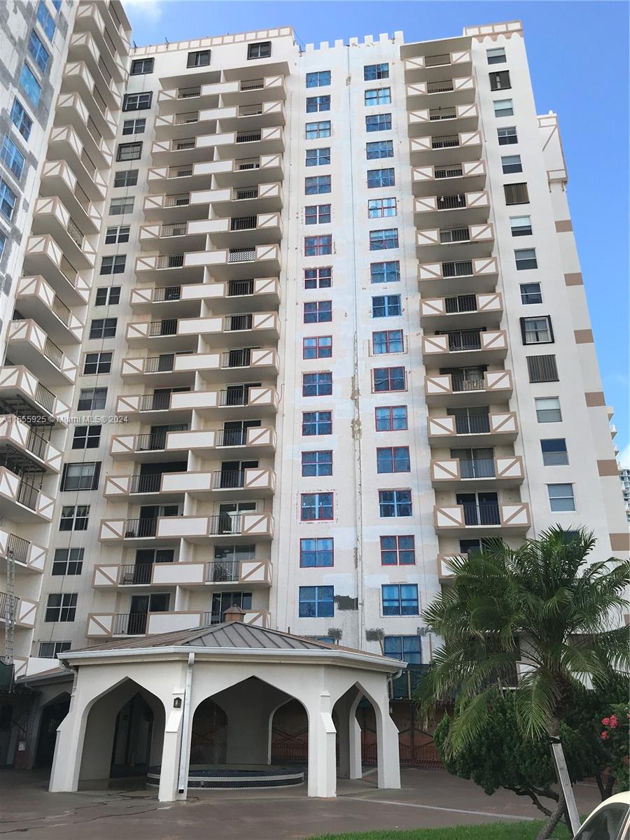 1865 S Ocean Dr # 17L