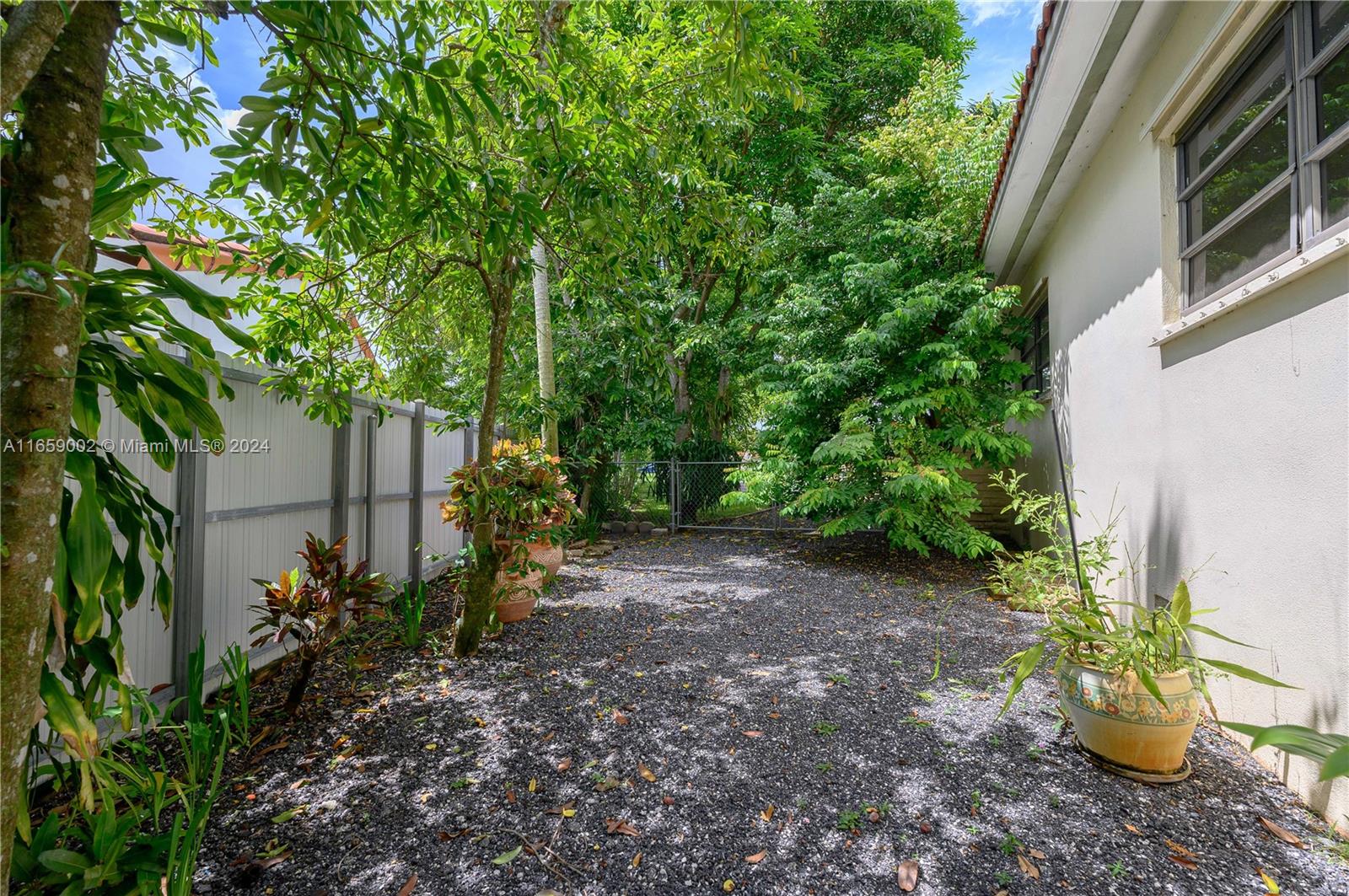 473 De Soto Dr