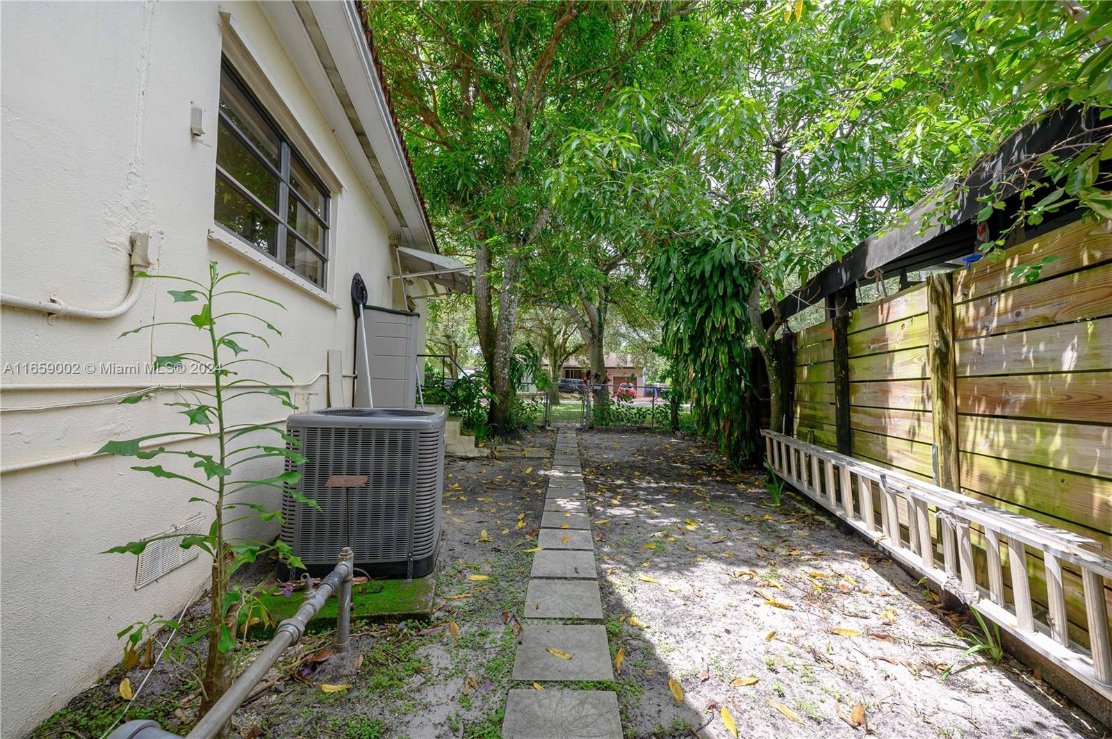 473 De Soto Dr