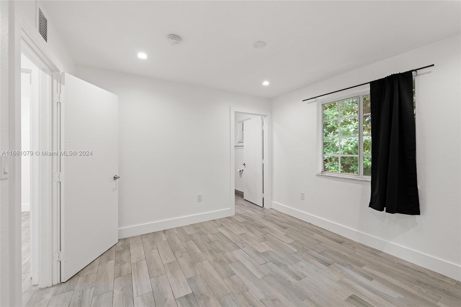 1330 NE 117th Ter