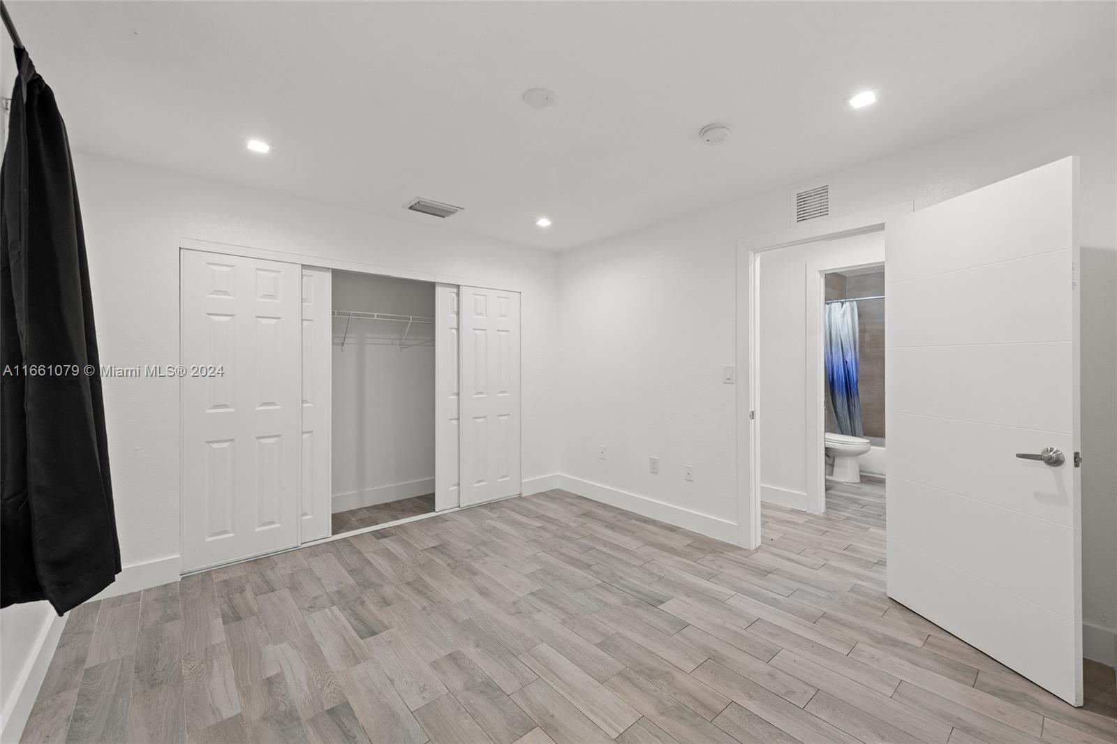 1330 NE 117th Ter
