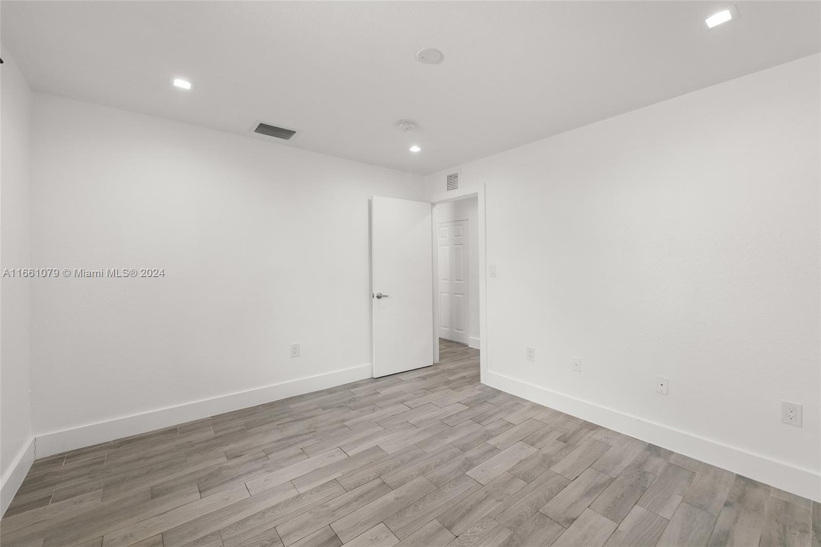 1330 NE 117th Ter