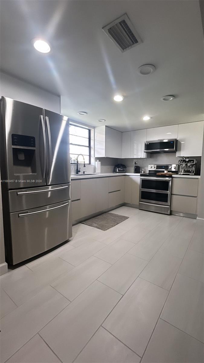 8985 Palm Tree Ln # 8985