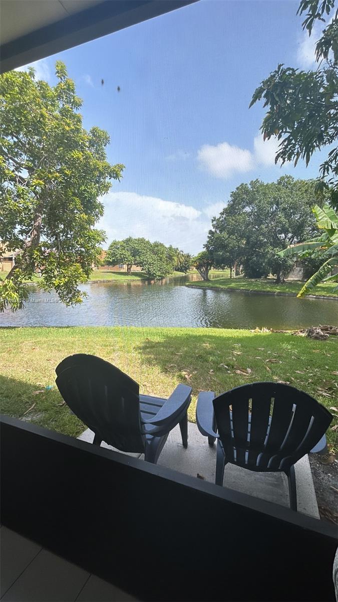 8985 Palm Tree Ln # 8985