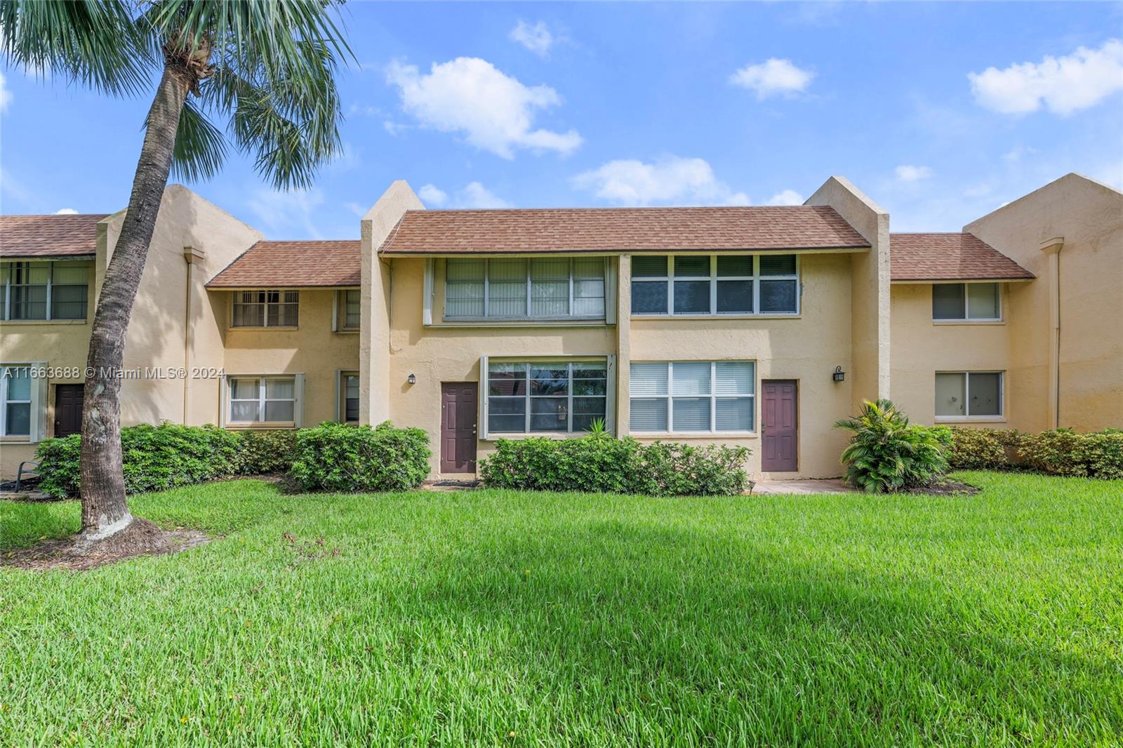 2865 SW 22nd Ave # 105