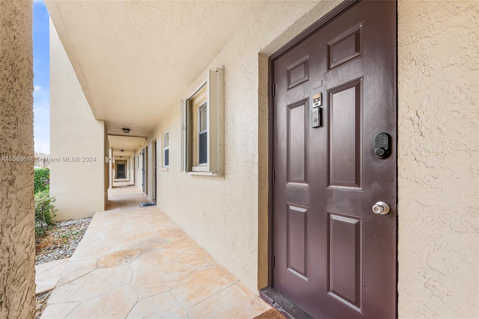 2865 SW 22nd Ave # 105