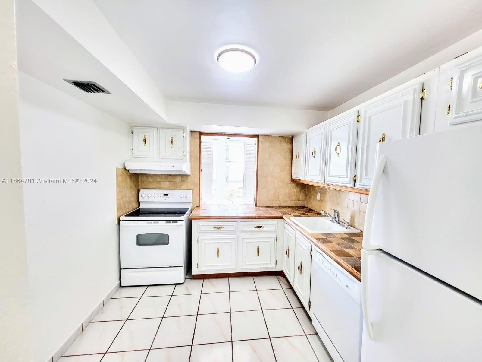 501 Three Islands Blvd # 204