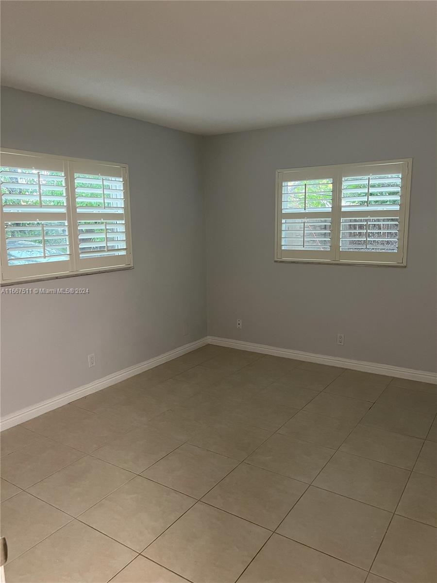1125 NE 16th PL # 101
