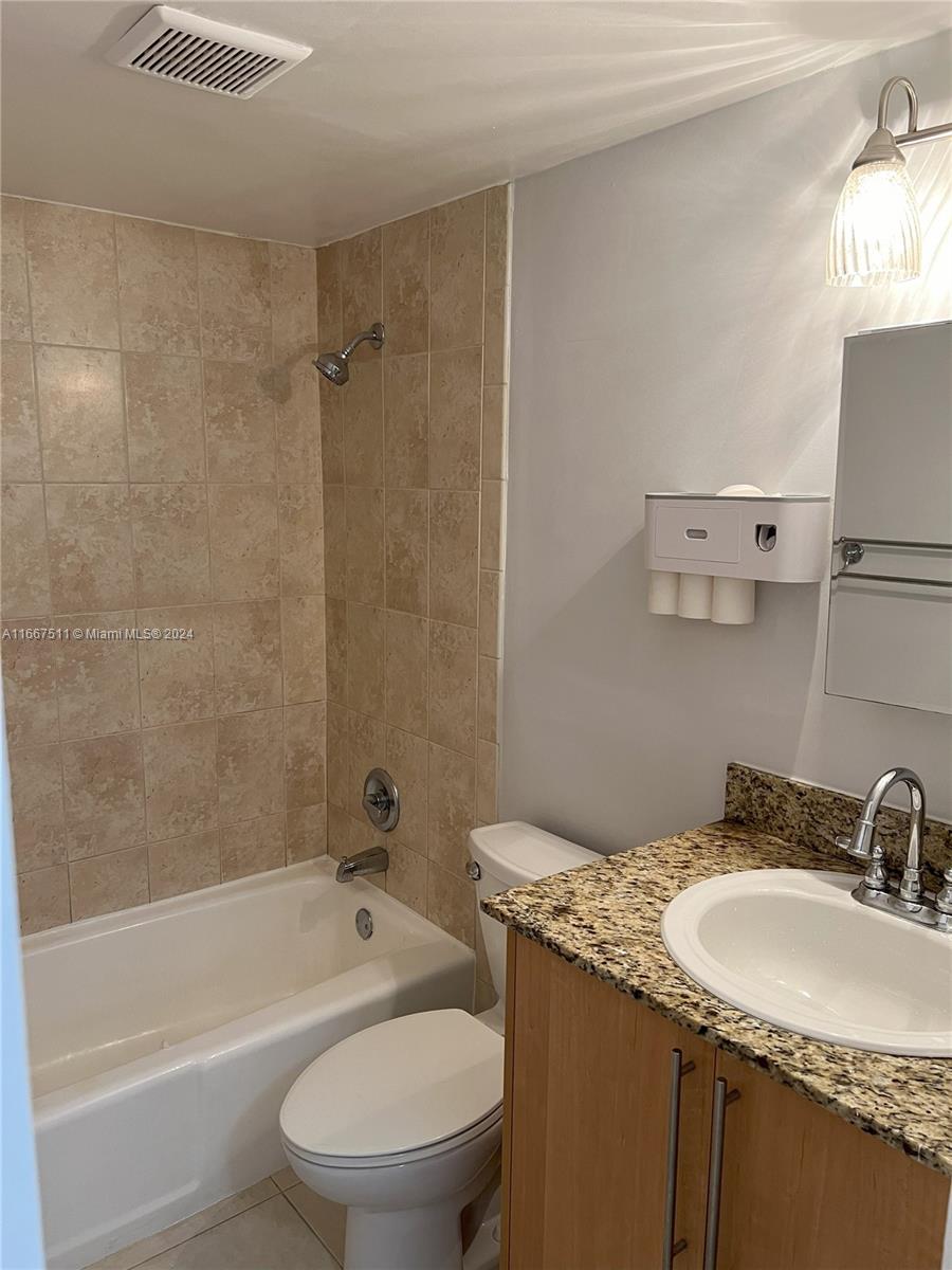 1125 NE 16th PL # 101