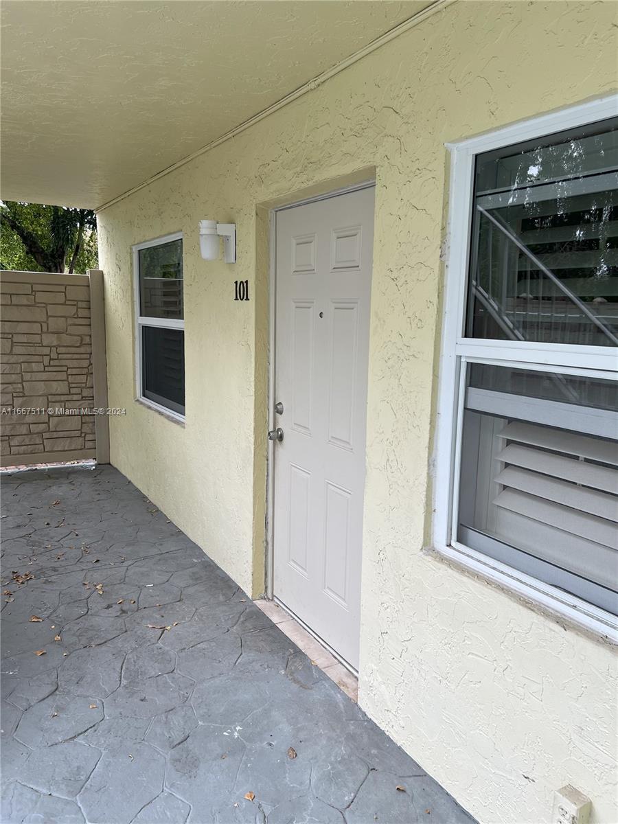 1125 NE 16th PL # 101