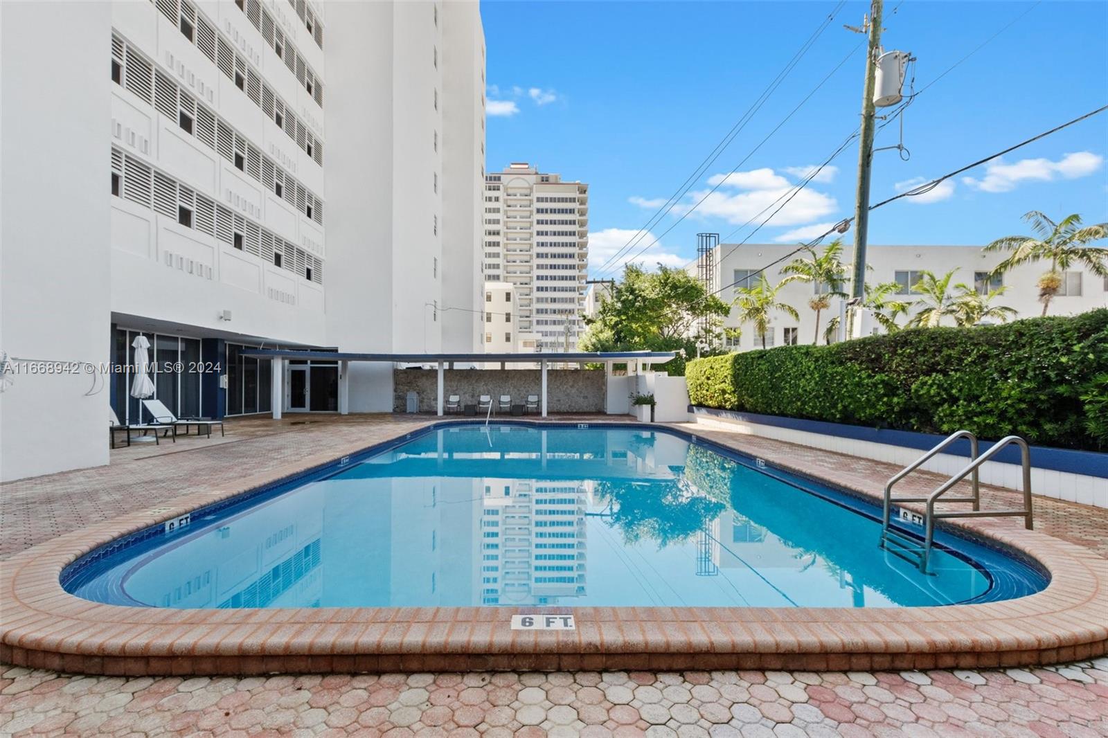 6450 Collins Ave # 606