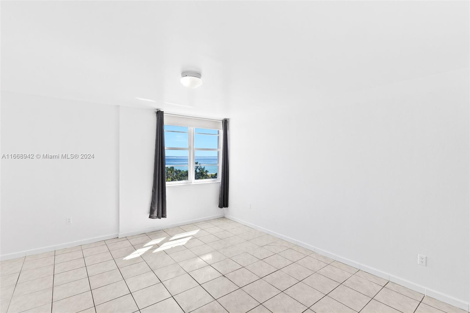 6450 Collins Ave # 606
