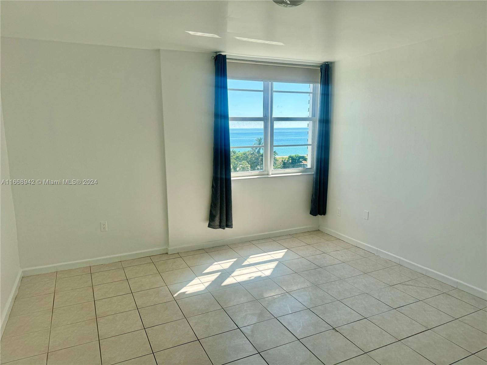 6450 Collins Ave # 606