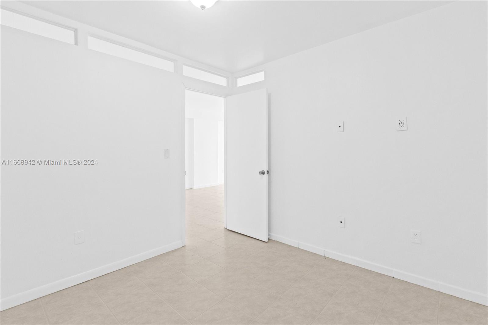 6450 Collins Ave # 606