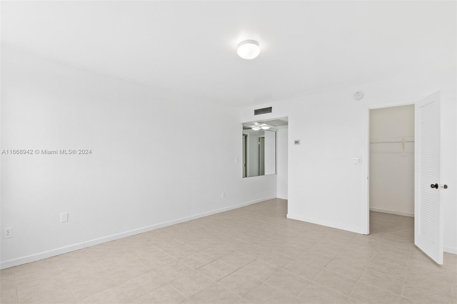 6450 Collins Ave # 606