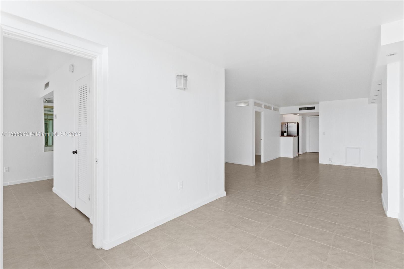 6450 Collins Ave # 606