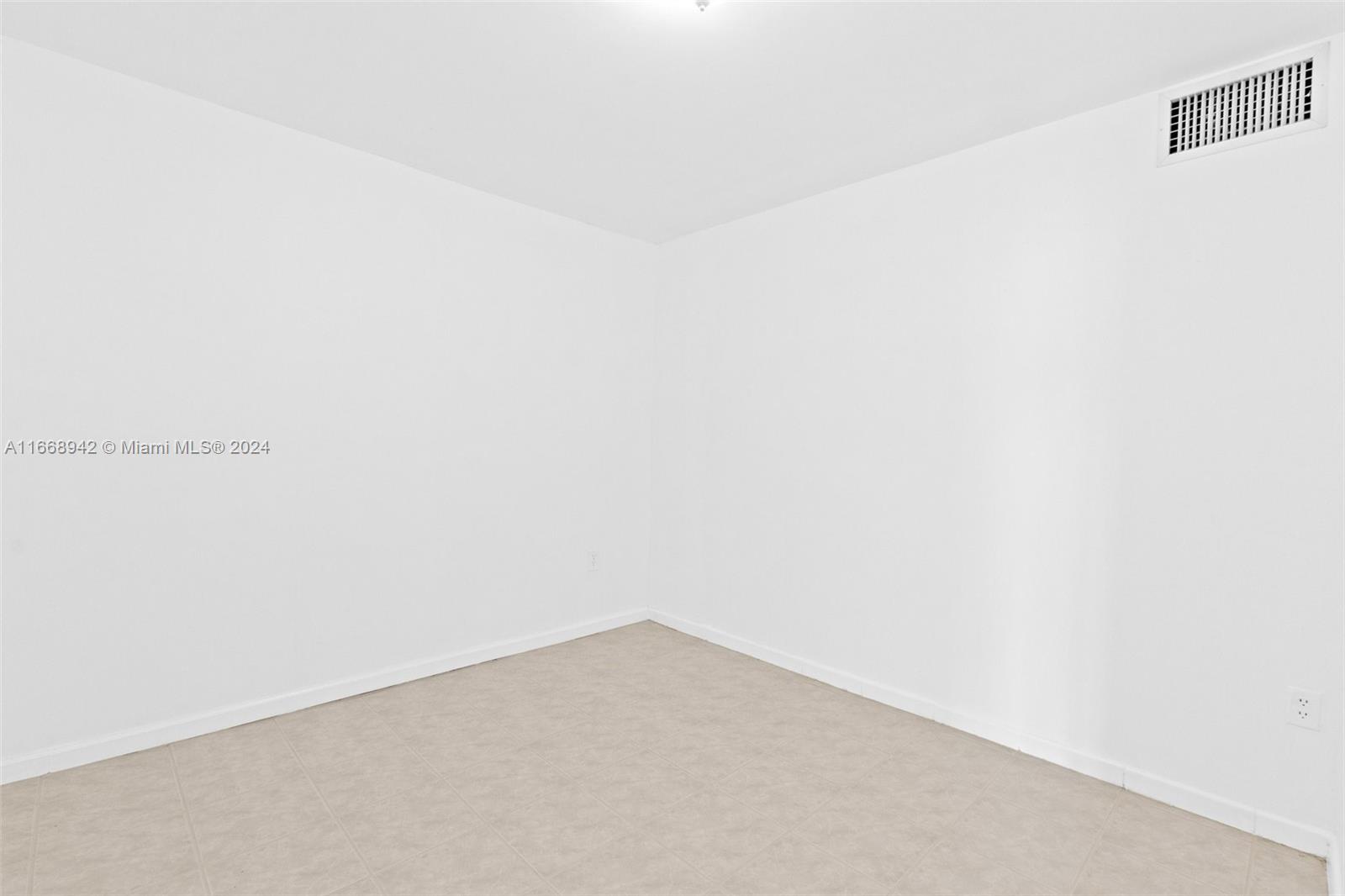 6450 Collins Ave # 606