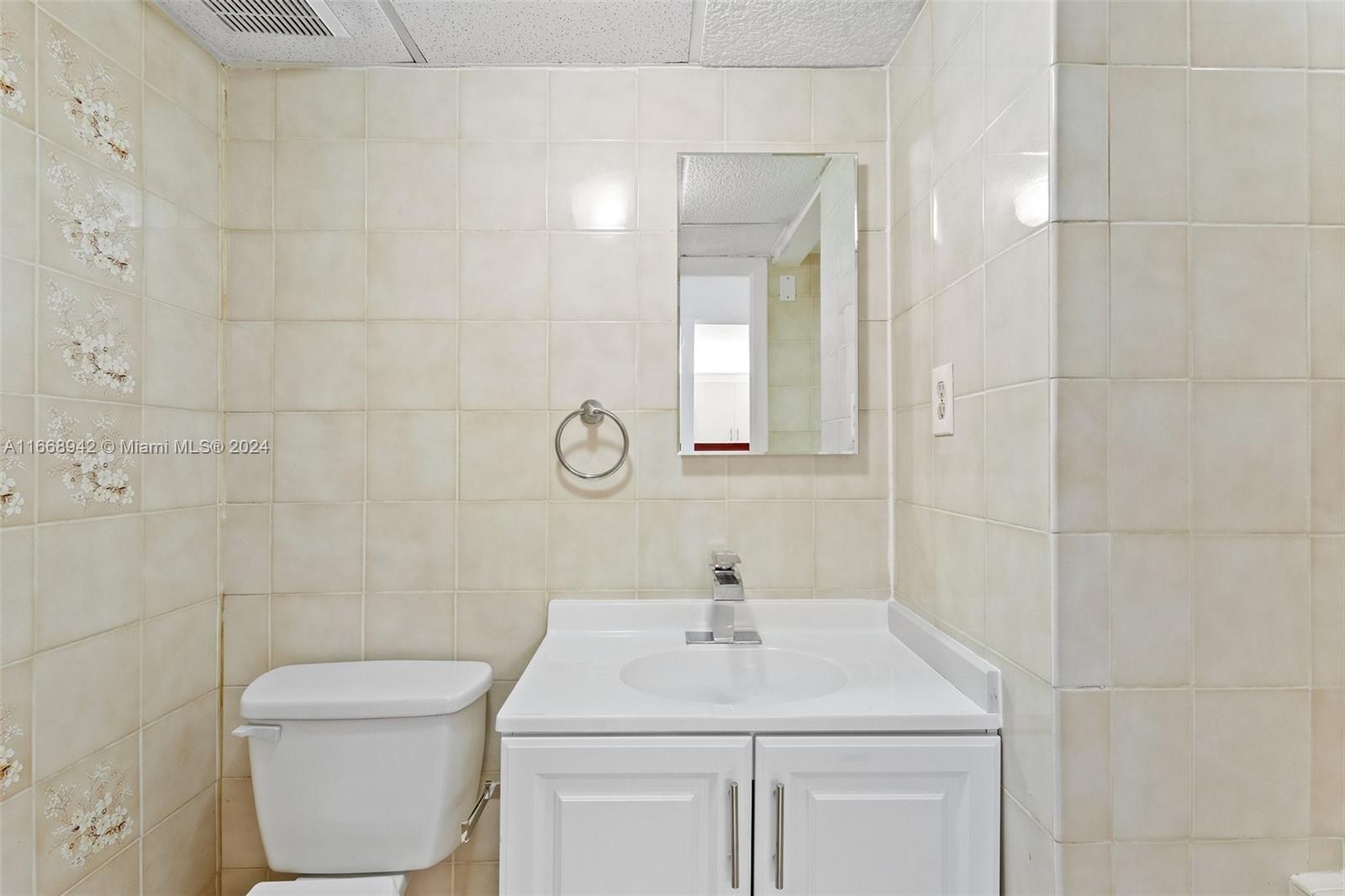 6450 Collins Ave # 606