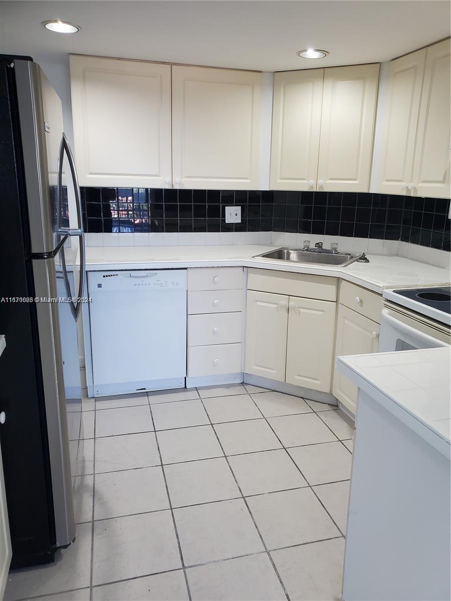 3301 SPANISH MOSS TE # 708