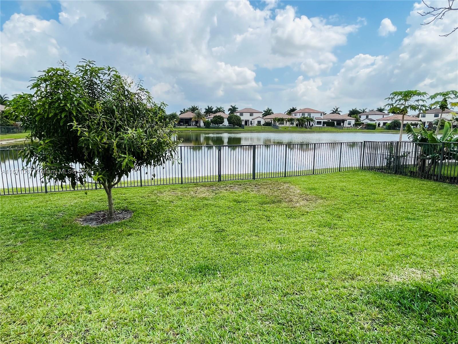8377 NW 39th Ct
