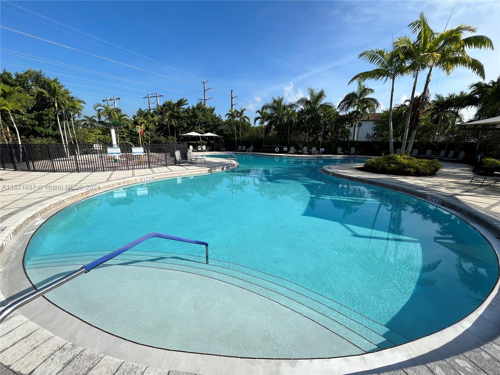 8377 NW 39th Ct