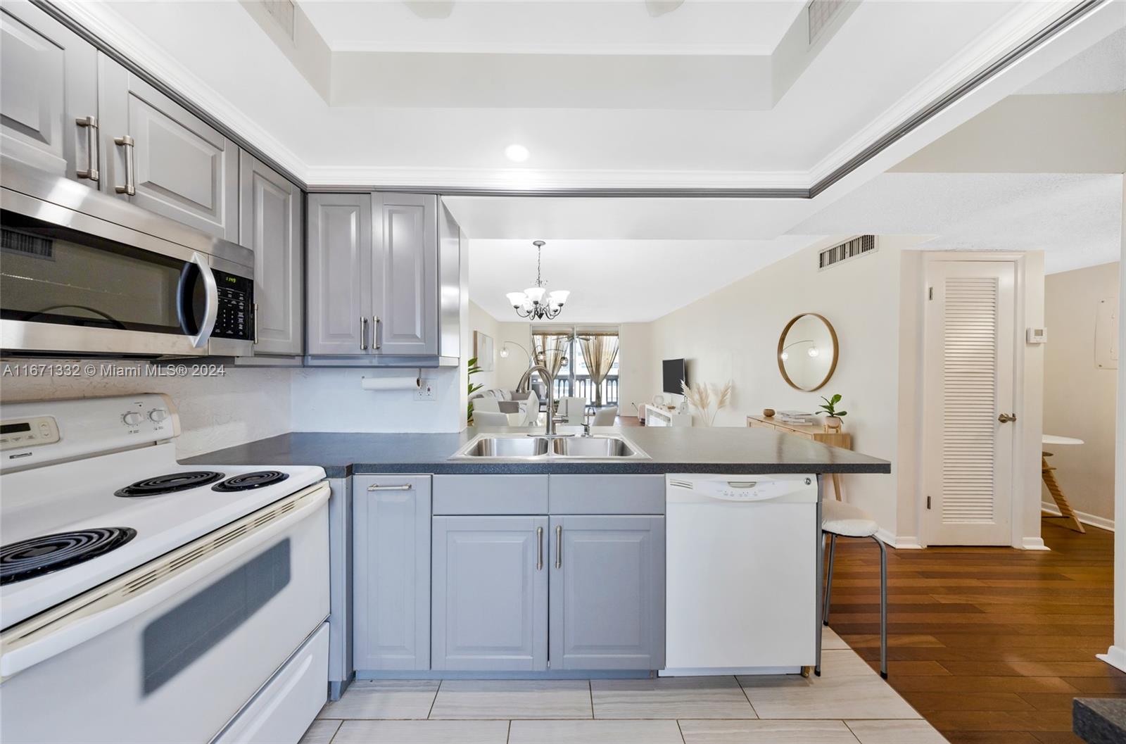 420 NE 12th Ave # 704