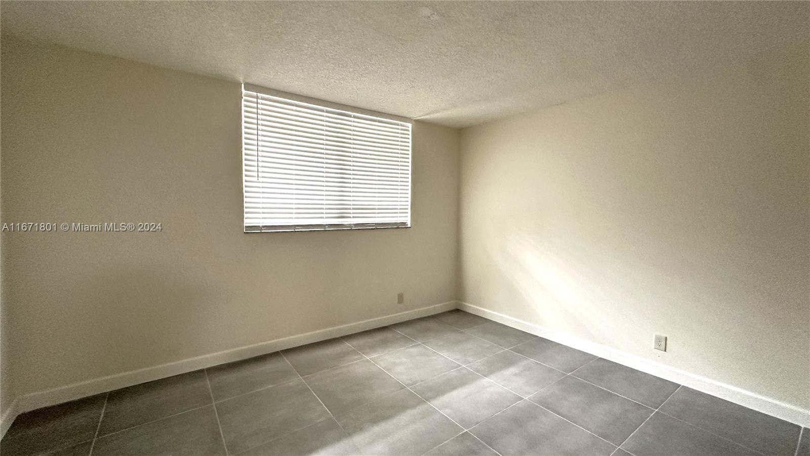2050 N Congress Ave # 101