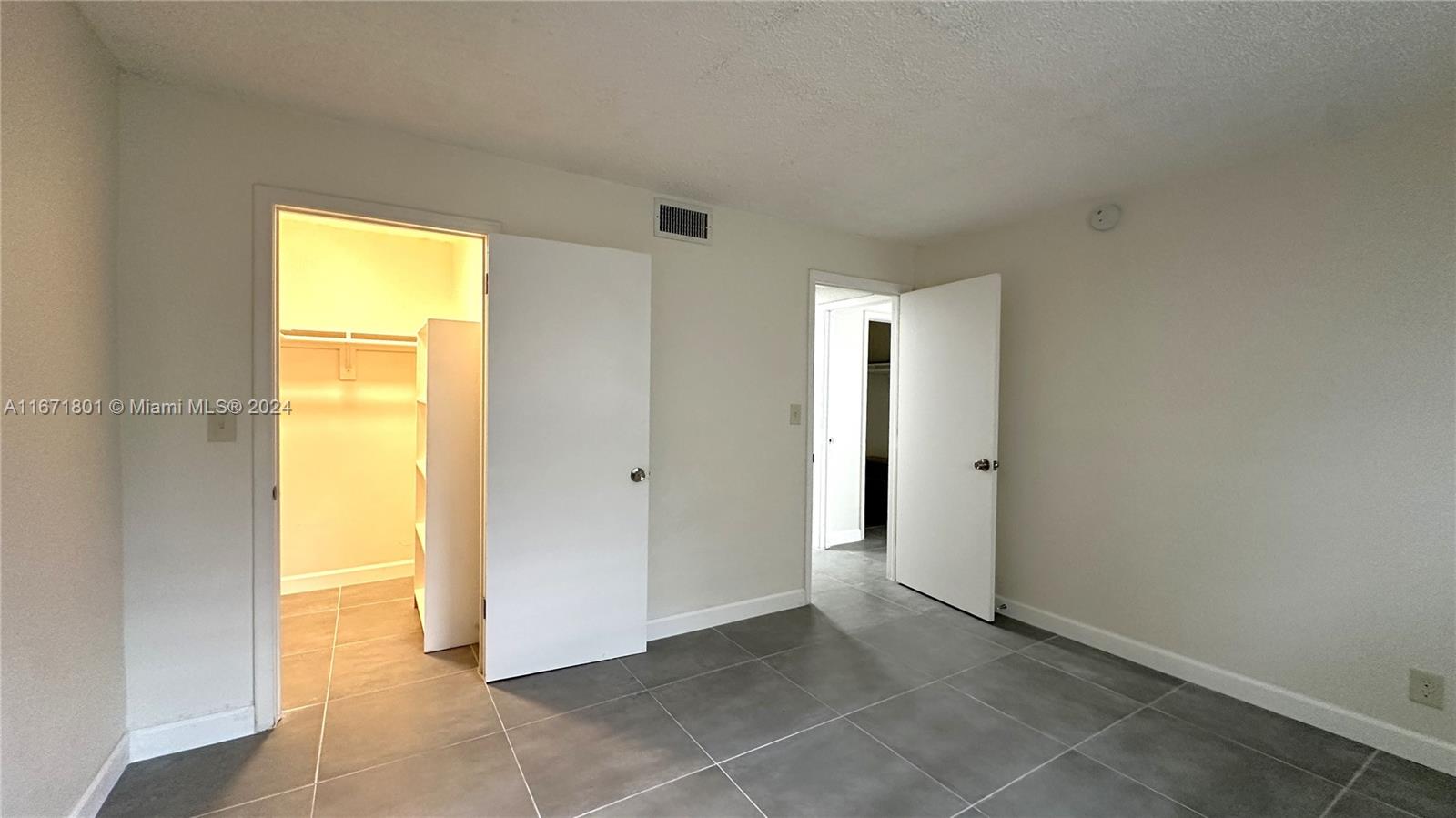2050 N Congress Ave # 101