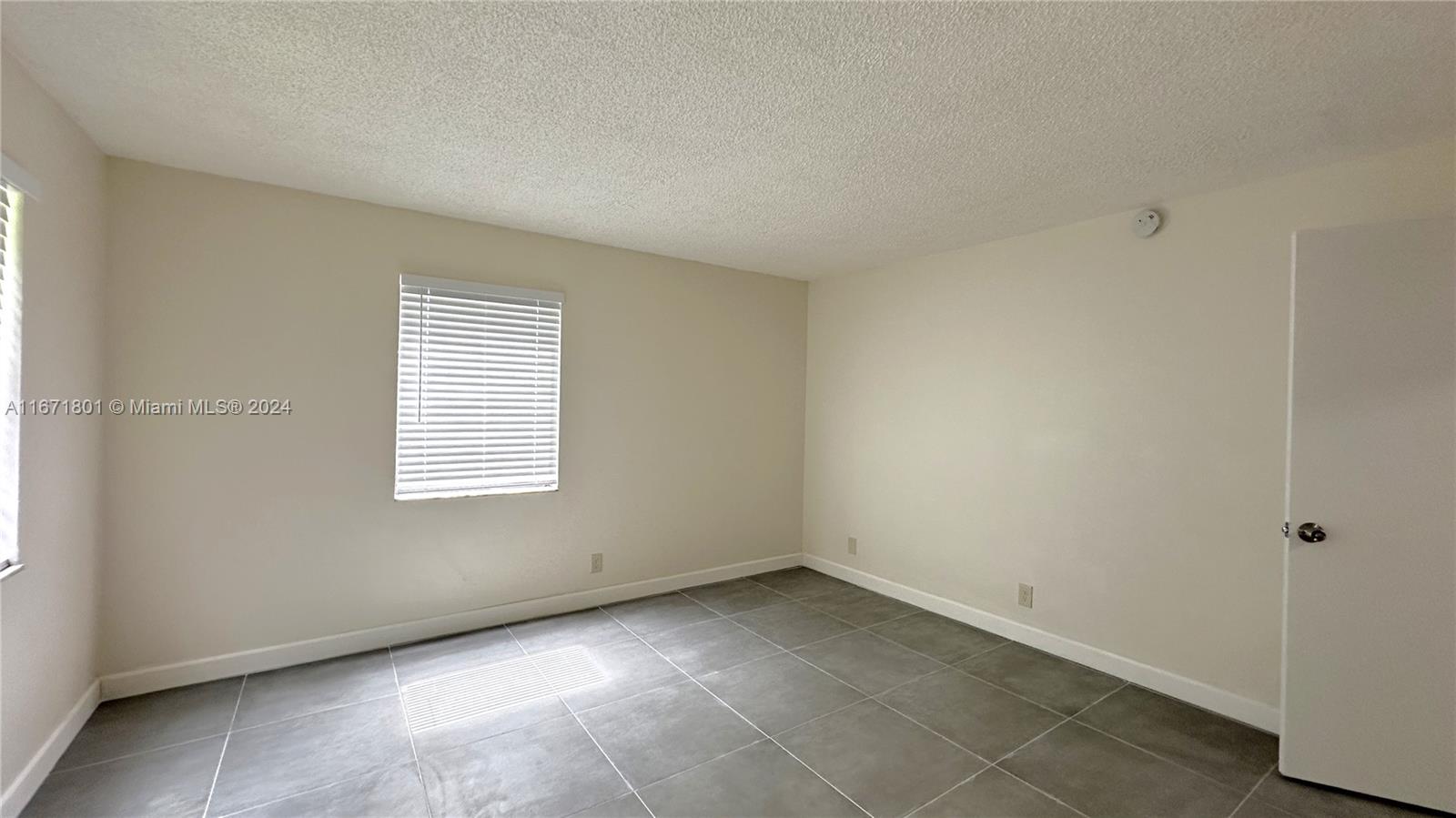 2050 N Congress Ave # 101