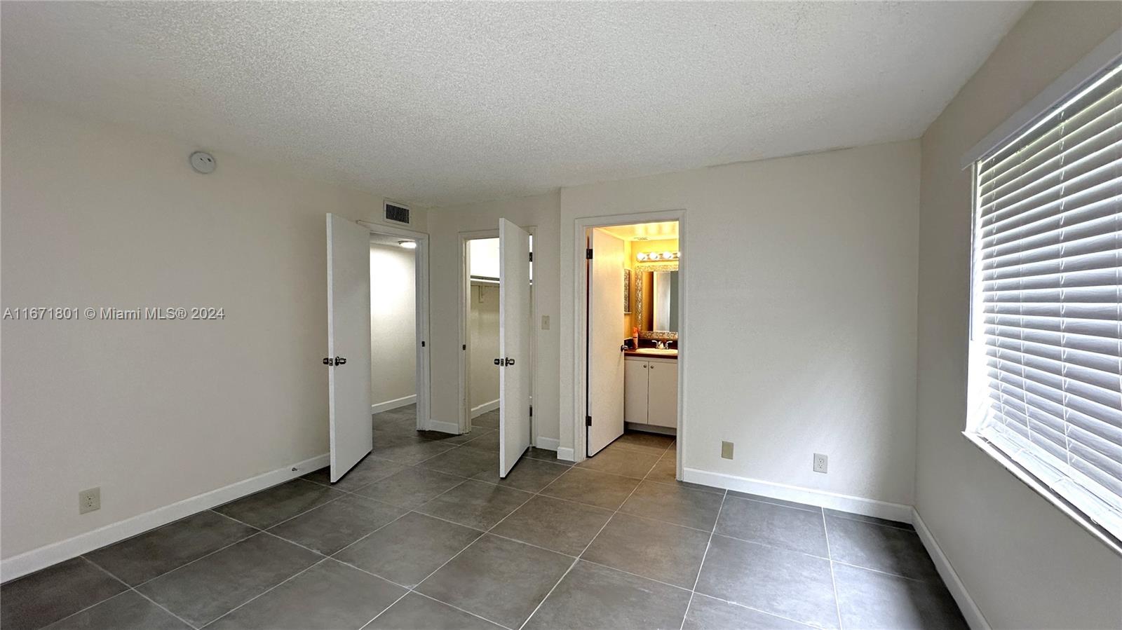 2050 N Congress Ave # 101