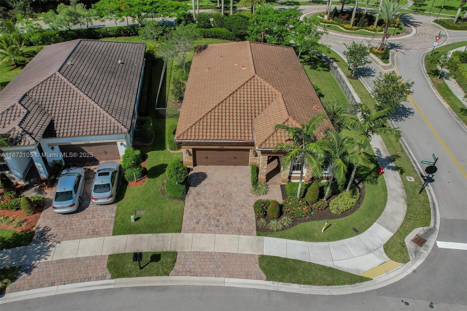 10398 Waterside Ct