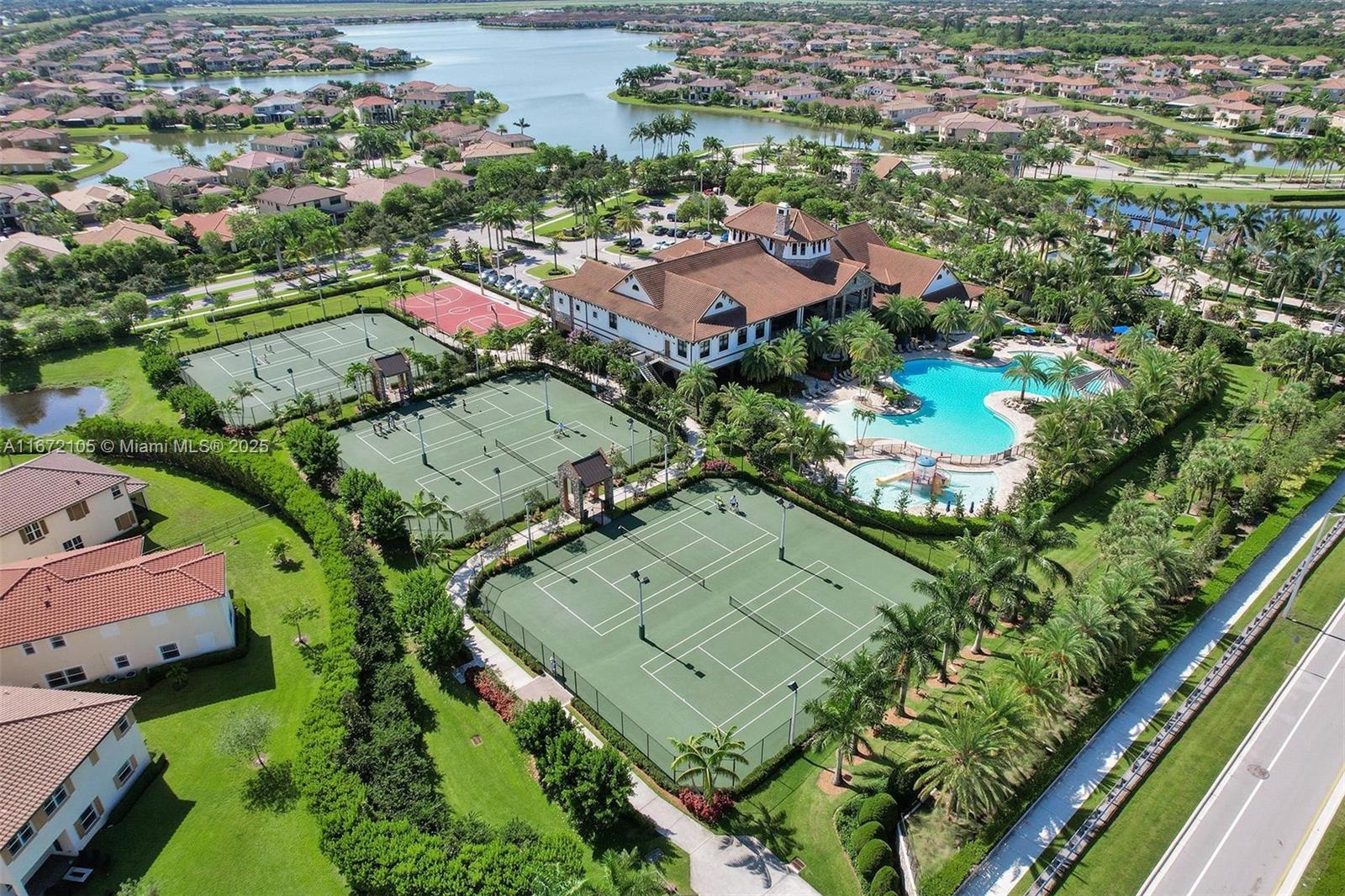 10398 Waterside Ct