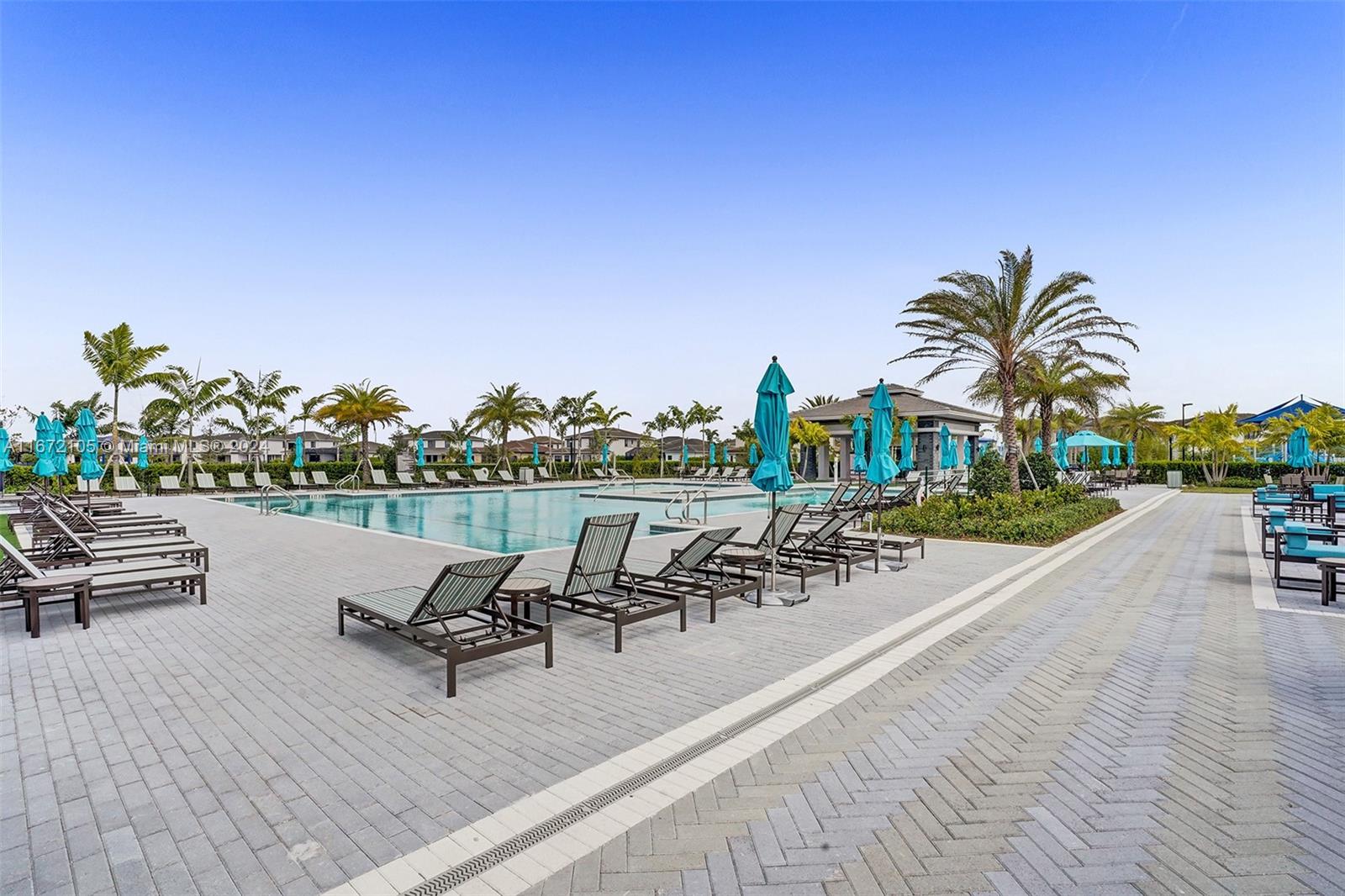 10398 Waterside Ct