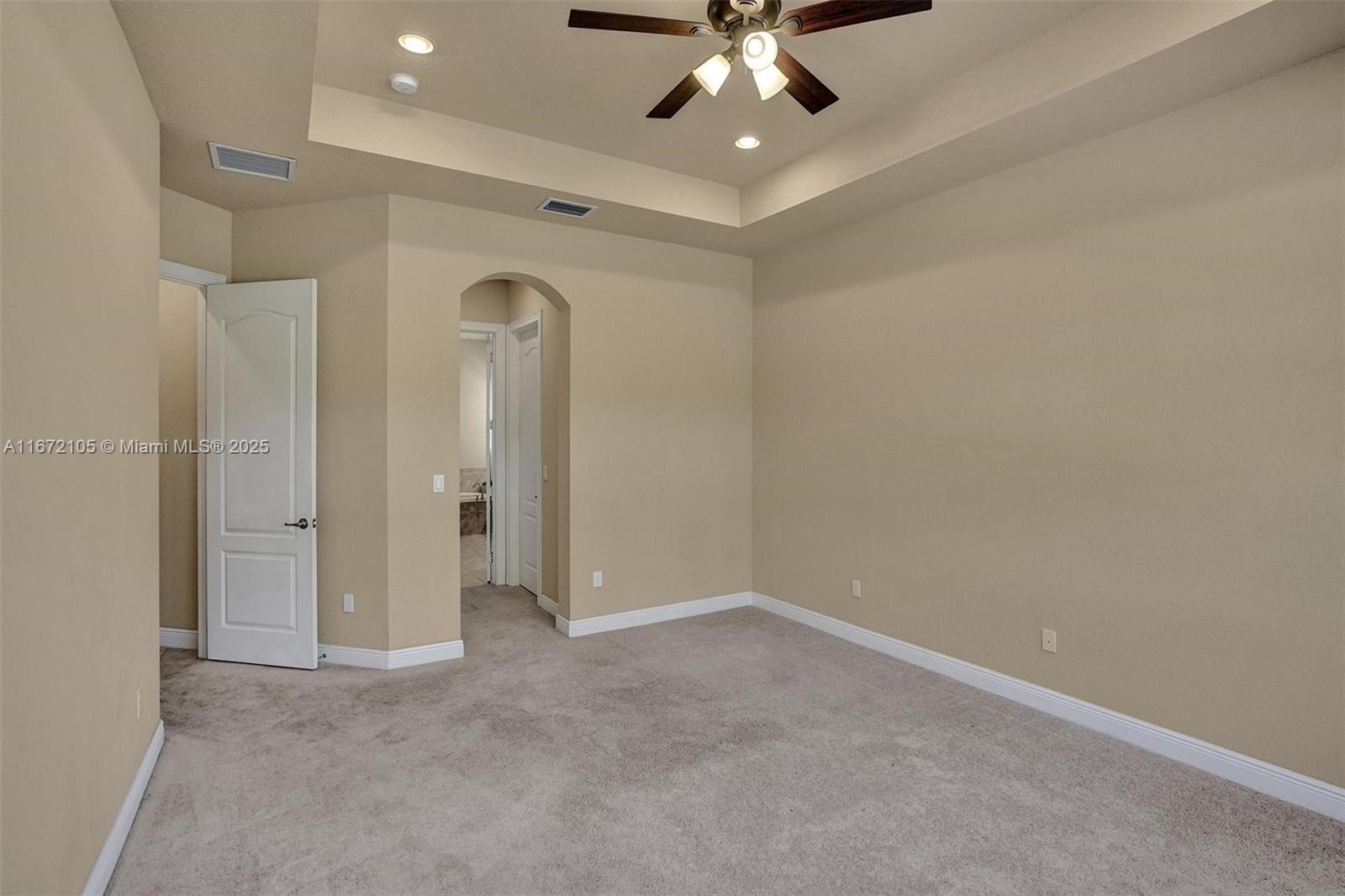 10398 Waterside Ct
