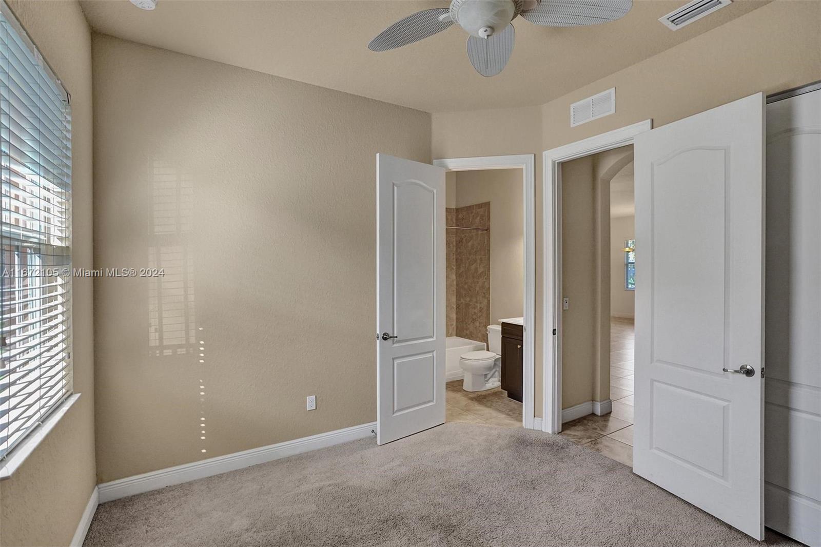 10398 Waterside Ct